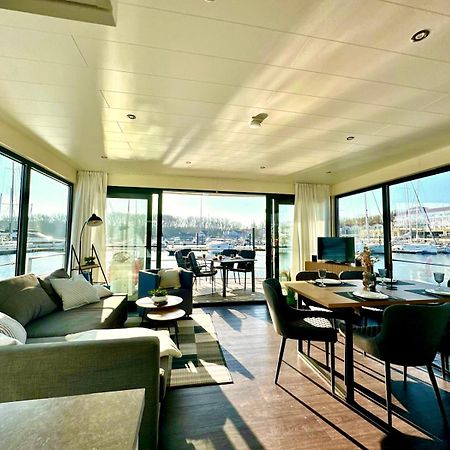 Exklusives Ostsee-Hausboot, Kueche Mit Spueler, Tv, Grosse Sonnenterrasse, 3X Kostenfreie Kfz-Parkplaetze, Klimaanlage, Bis Zu 6 Personen, 2X Baeder, Waschmaschine 博尔滕哈根 外观 照片