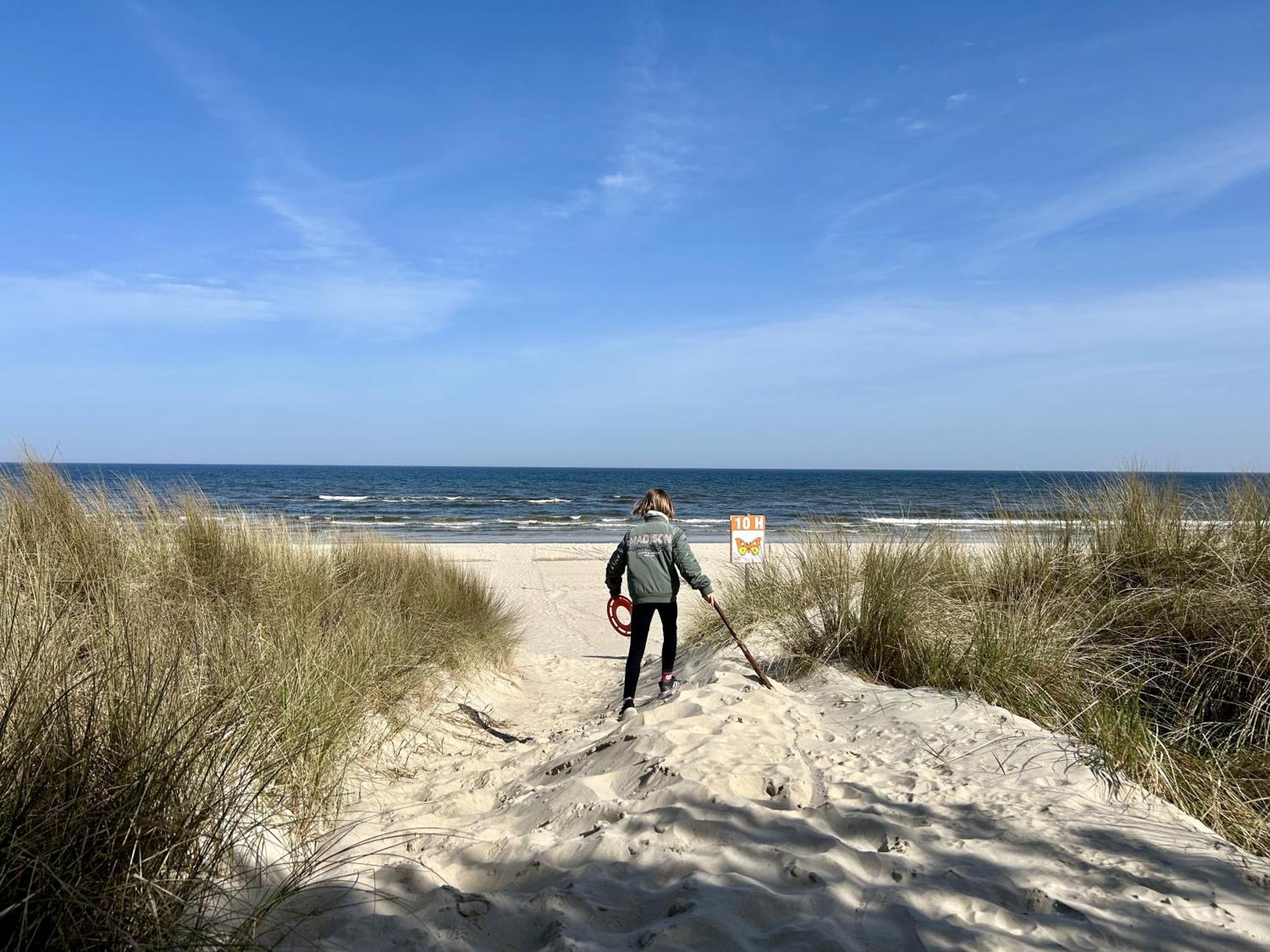 Exklusives Ostsee-Hausboot, Kueche Mit Spueler, Tv, Grosse Sonnenterrasse, 3X Kostenfreie Kfz-Parkplaetze, Klimaanlage, Bis Zu 6 Personen, 2X Baeder, Waschmaschine 博尔滕哈根 外观 照片
