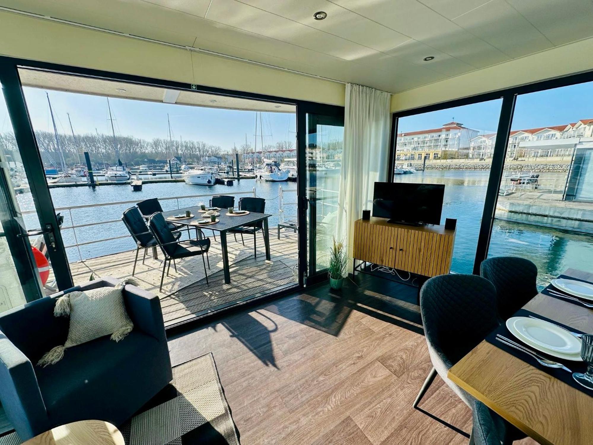 Exklusives Ostsee-Hausboot, Kueche Mit Spueler, Tv, Grosse Sonnenterrasse, 3X Kostenfreie Kfz-Parkplaetze, Klimaanlage, Bis Zu 6 Personen, 2X Baeder, Waschmaschine 博尔滕哈根 外观 照片