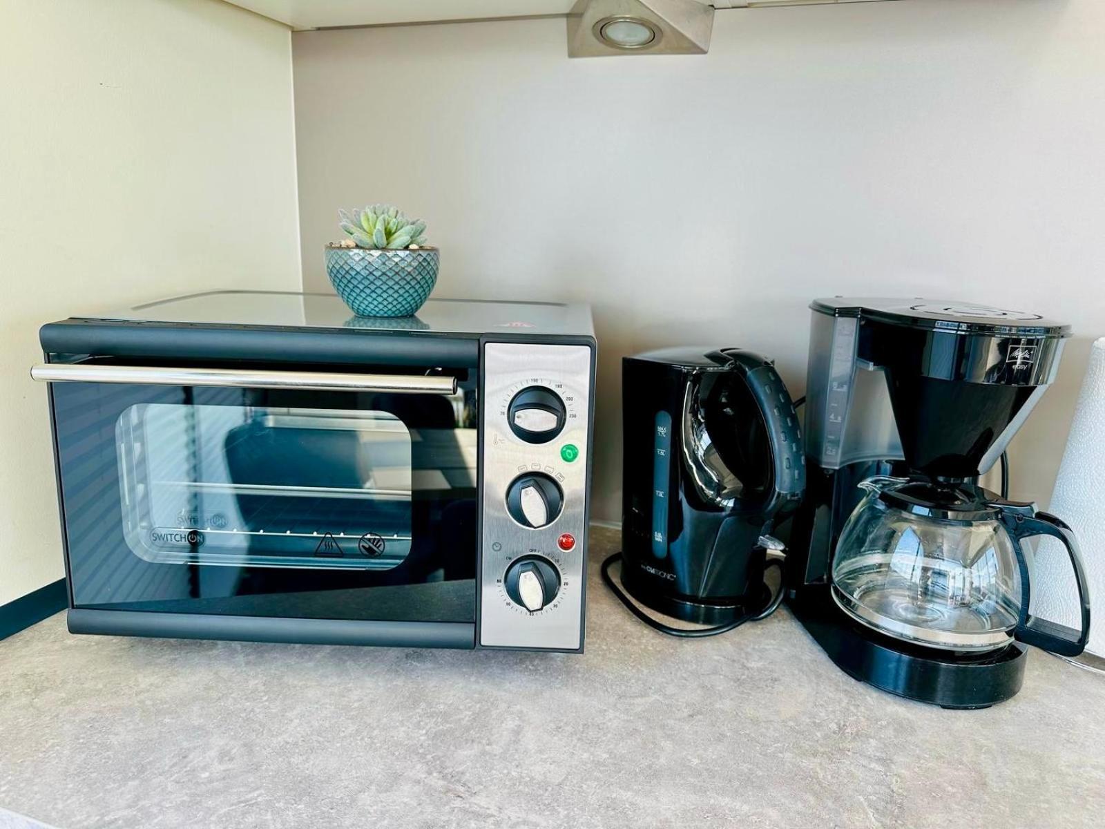 Exklusives Ostsee-Hausboot, Kueche Mit Spueler, Tv, Grosse Sonnenterrasse, 3X Kostenfreie Kfz-Parkplaetze, Klimaanlage, Bis Zu 6 Personen, 2X Baeder, Waschmaschine 博尔滕哈根 外观 照片